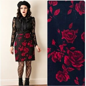 Talbots Black Velvet Red Roses Floral Pencil Skirt Gothic Romantic Size 6